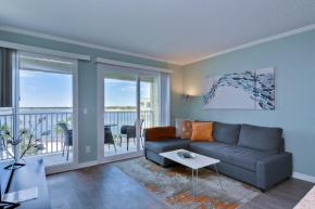 412-AMAZING Views, Waterfront, WIFI, Pool, Close to BUCS Stadium
